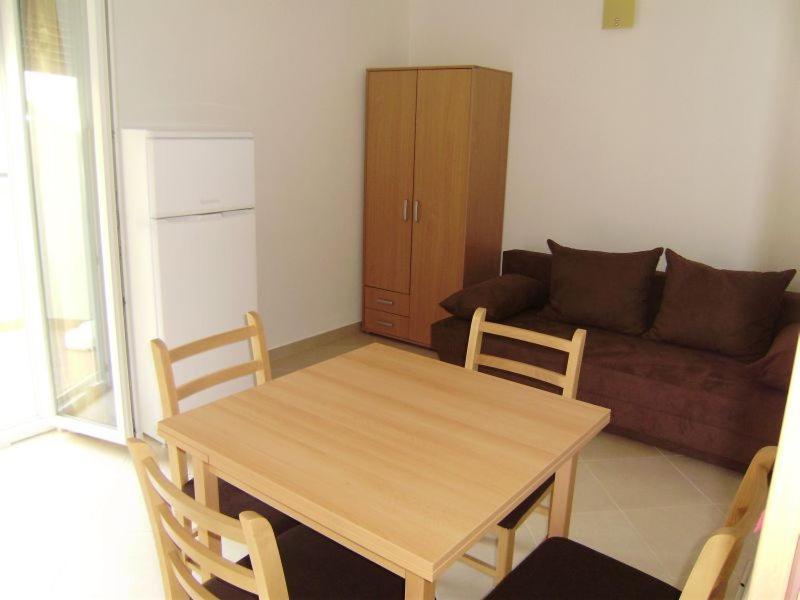 Roko Apartment *