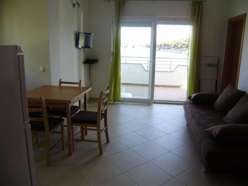 Apartment Roko *